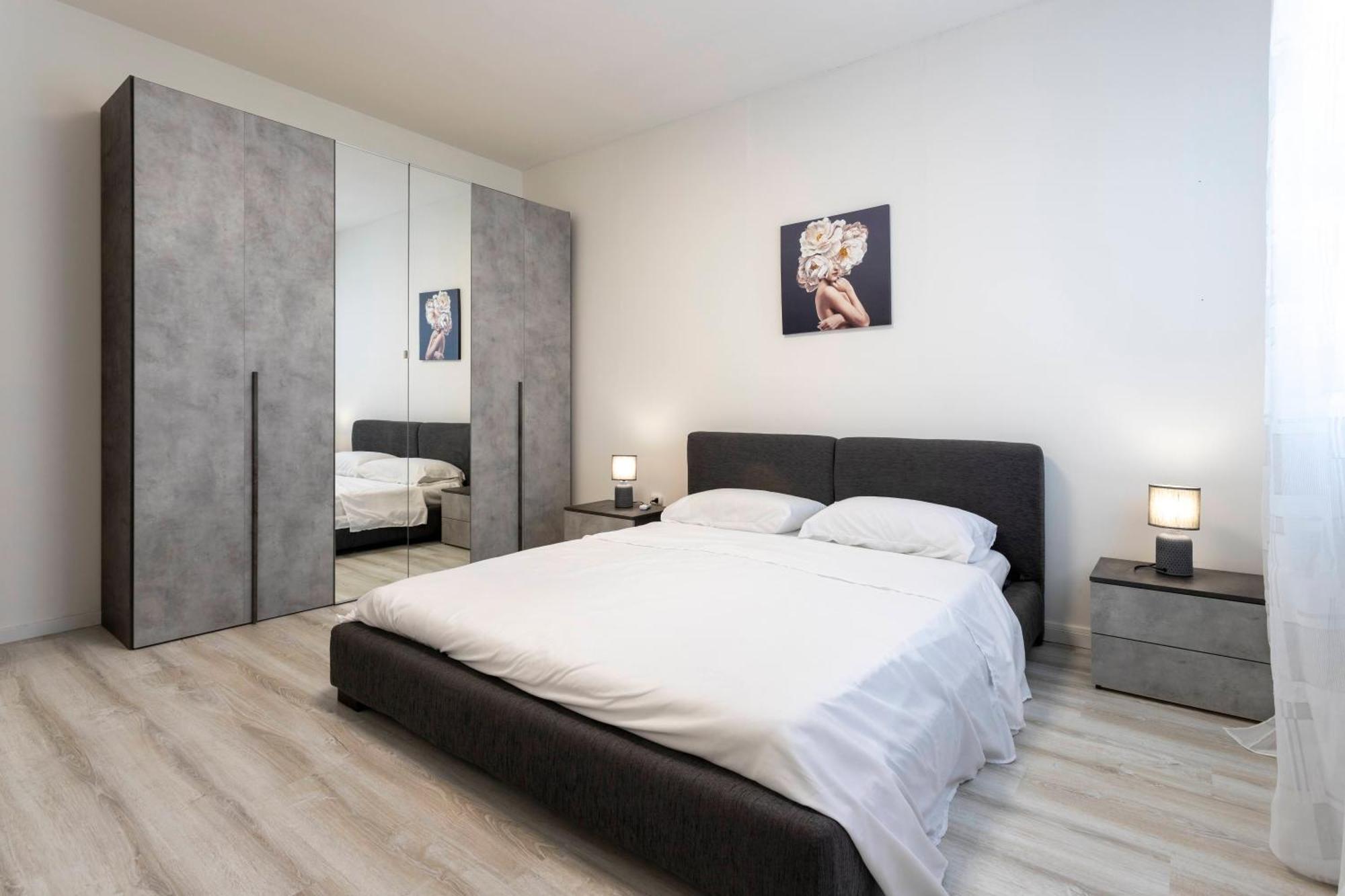 Mountain View Apartment Novara Buitenkant foto